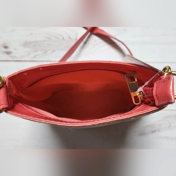 Charlie Paige Pink and Cream Straw Crossbody Bag - New With Tags - Picture 4 of 7